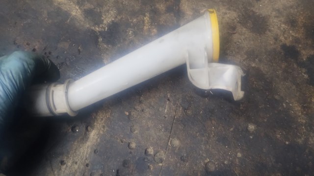 Горловина бачка омивача 289158H300 NISSAN