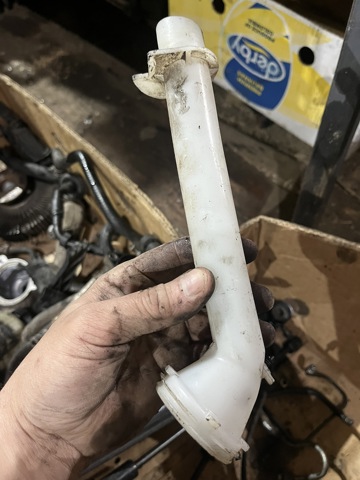 Горловина бачка омивача 28915EA300 NISSAN