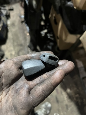 Форсунка омивача скла лобового, ліва 28933EB300 NISSAN