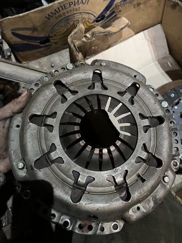Натискний диск зчеплення 302108H801 NISSAN