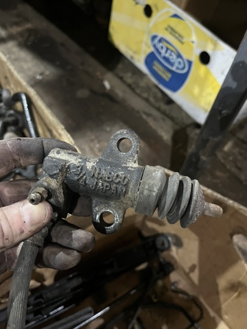 Циліндр зчеплення, робочий 30620EA00A NISSAN
