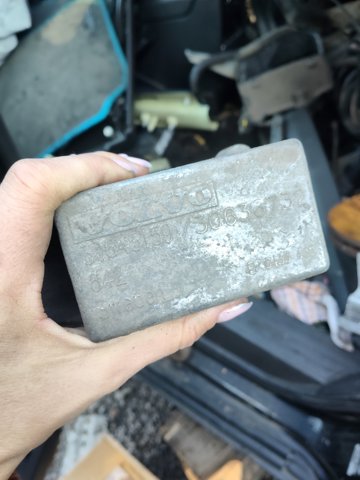 Амортизатор-демпфер передньої балки 30645159 VOLVO