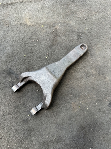 Вилка зчеплення 3120420131 TOYOTA