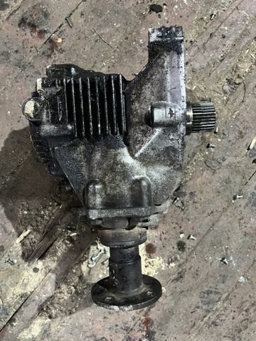 Коробка роздавальна в зборі 331008H510 NISSAN