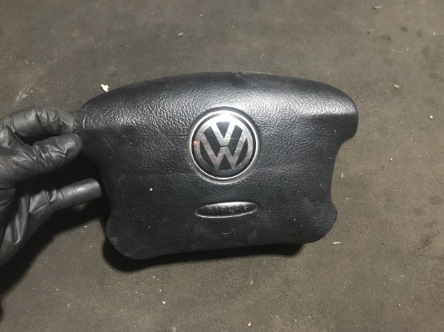 Airbag в мультируль 3B0880201M VAG