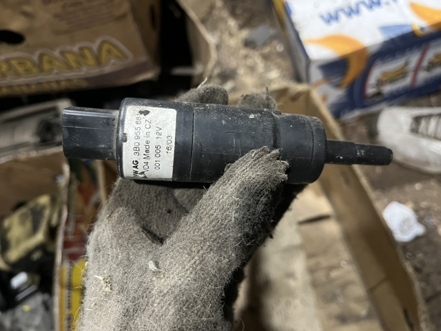 Насос-двигун омивача фар 3B0955681 VAG
