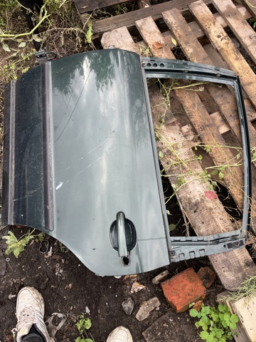 Двері задні, ліві Volkswagen Passat B5