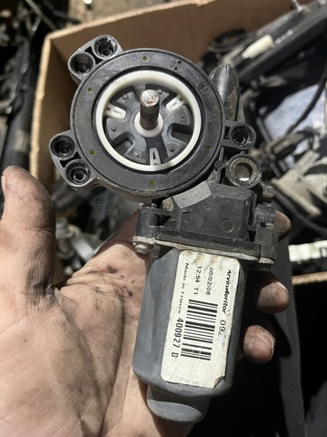 Мотор склопідйомника дверей задніх, лівих 400927B NISSAN