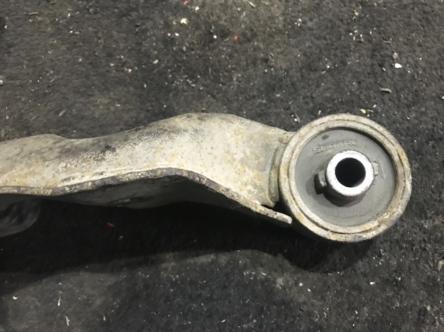 Подушка (опора) двигуна, верхня 41040FE000 SUBARU