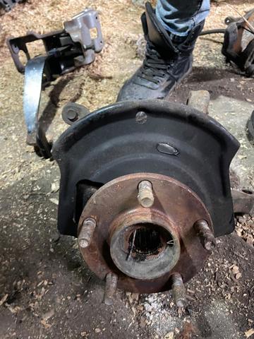 Захист гальмівного диска, переднього, лівого 411612Y000 NISSAN