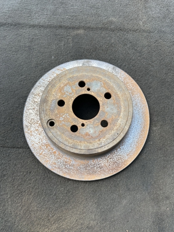 Диск заднього гальма 4243105030 TOYOTA