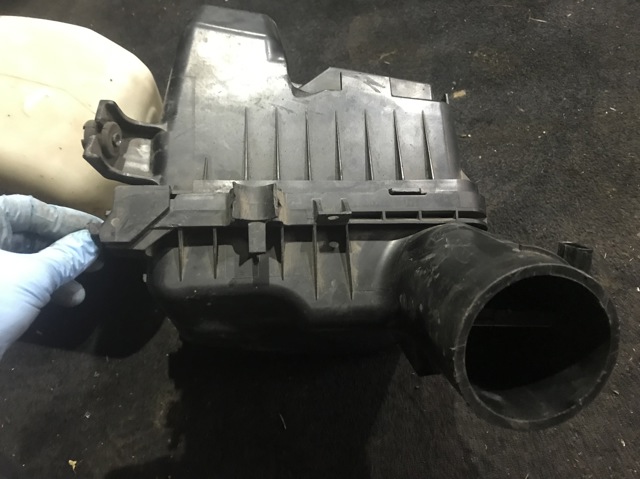 Корпус повітряного фільтра, нижня частина 46052AG051 SUBARU
