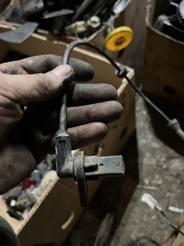 Датчик АБС задній лівий 479018H300 NISSAN