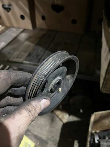 Шків насоса ГПК 49132AD100 NISSAN