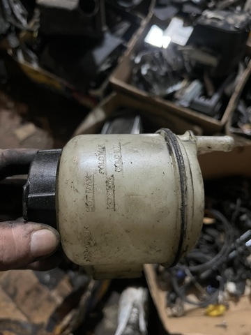 Бачок насоса ГПР 491804M403 NISSAN
