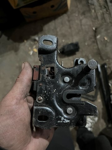 Замок капота 4B0823509 VAG