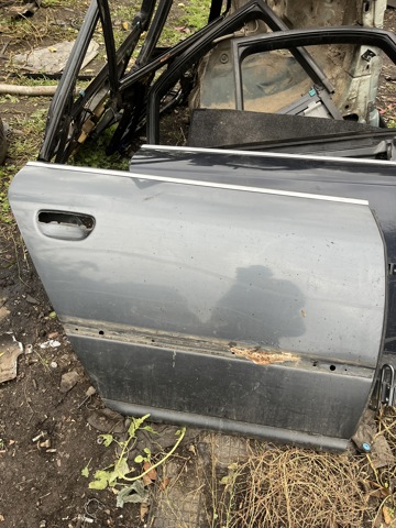 Двері задні, праві 4B0833052 VAG