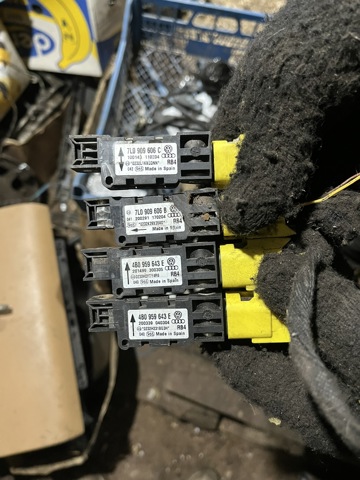 Датчик Айрбег передній 4B0959643E VAG