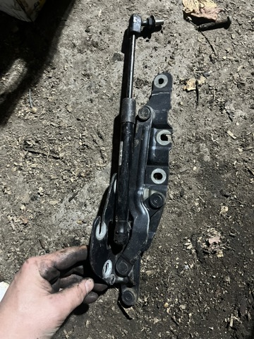 Кріплення кришки багажника 4B5827302F VAG
