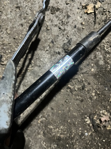 Амортизатор двері задньої 4B5827552G VAG