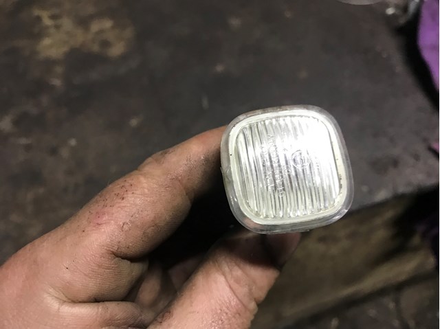 Повторювач повороту в крило 4D0949127D VAG
