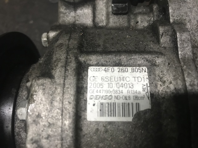 Компресор кондиціонера 4F0260805N VAG