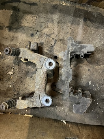 Скоба гальмівного заднього супорта 4F0615426D VAG