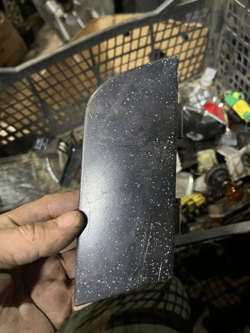 Заглушка бампера буксирувального гака 4F0807441 VAG