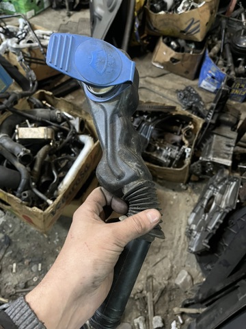 Горловина бачка омивача 4F0955452A VAG