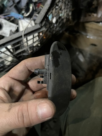 Форсунка омивача скла лобового, права 4F0955988A VAG