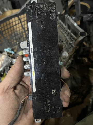 Підсилювач сигналу антени 4F9035225D VAG