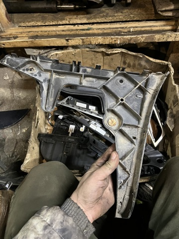 Напрямна заднього бампера, права 4F9807454 VAG