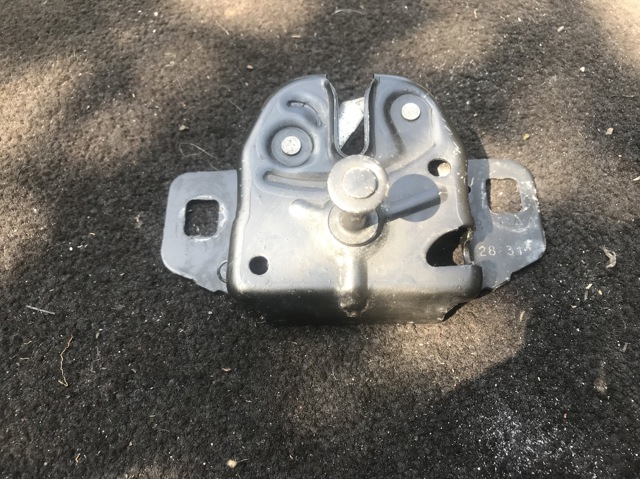 Замок капота 5020846AA CHRYSLER
