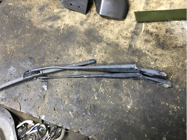 Поводок двірника 5066970AA CHRYSLER