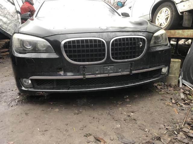 Бампер передній 51117238751 BMW