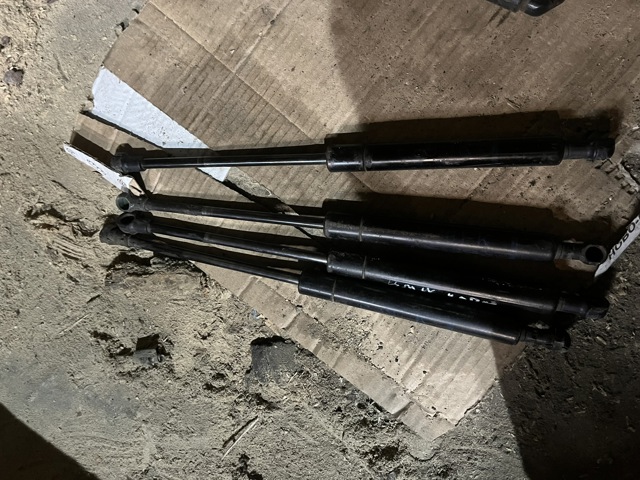 Амортизатор капота газовий BMW 5