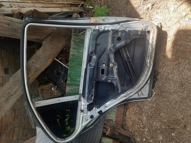 Куточок задніх лівих дверей 51348159173 BMW