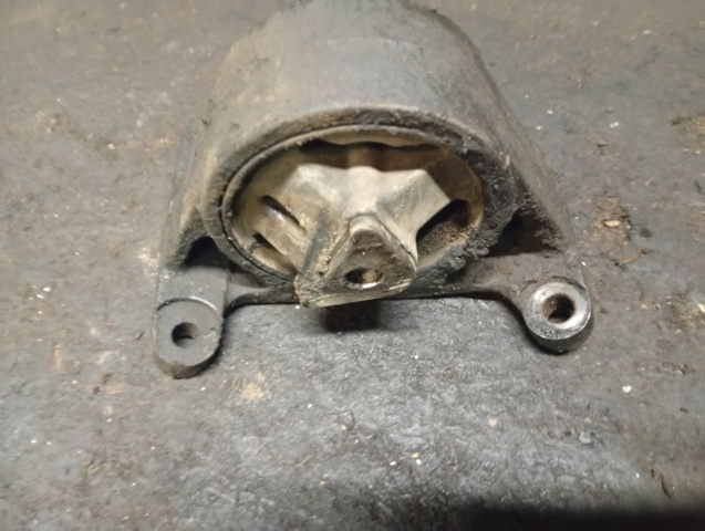 Права подушка двигуна 52058936 CHRYSLER