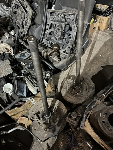 Піввісь задня, ліва 523513E150 HYUNDAI