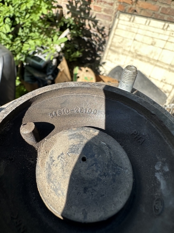 Подушка амортизатора переднього 546102E100 HYUNDAI
