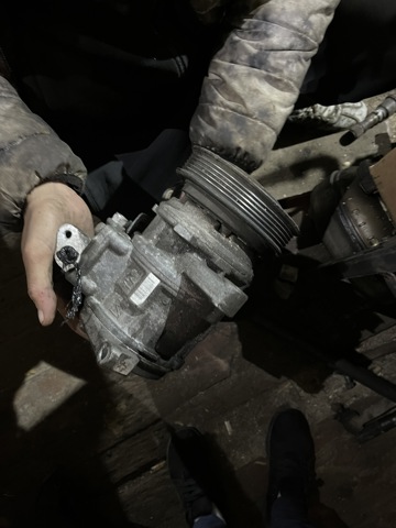 Компресор кондиціонера 55115907AB CHRYSLER