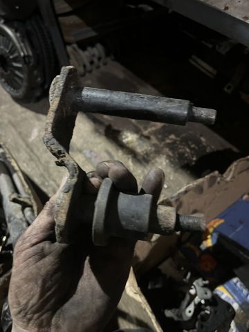 Серьга задньої ресори 55220EB000 NISSAN