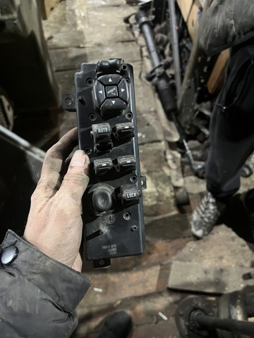 Кнопковий блок керування склопідіймачами передній лівий 56042497AC CHRYSLER