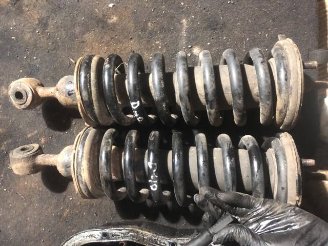Амортизатор передній 56100EB37E NISSAN