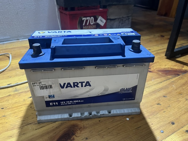 Автомобільна батарея 5740120683132 VARTA