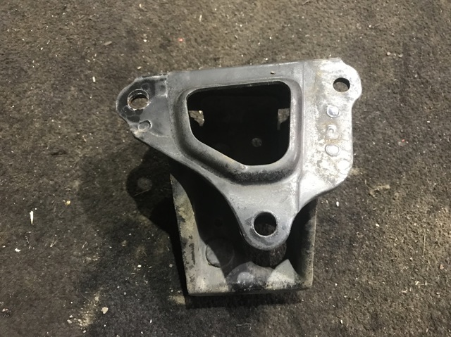 Кронштейн підсилювача заднього бампера 57714AG0109P SUBARU
