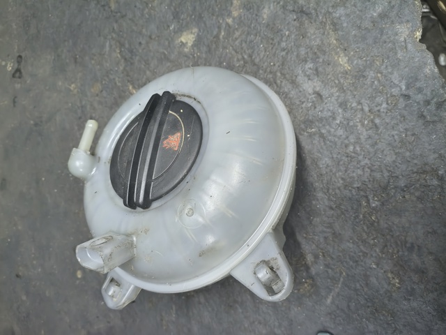 Бачок розширювальний 5Q0121407G VAG