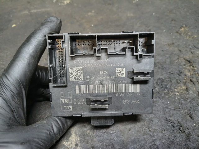 Блок комфорту передніх дверей 5Q0959393E VAG