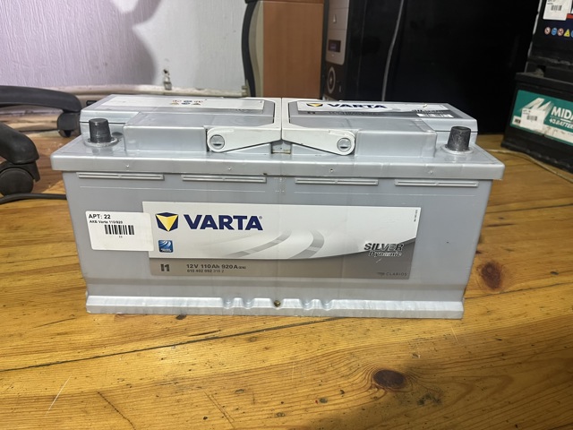 Батарея акумуляторна 6104020923162 VARTA