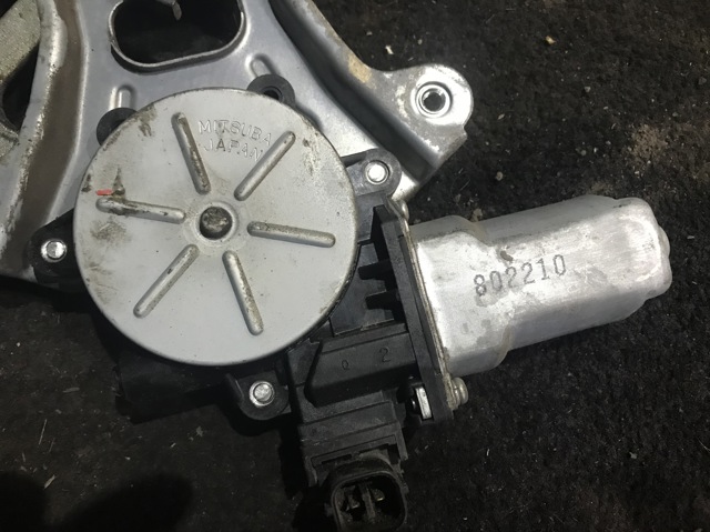 Мотор склопідйомника дверей задніх, правих 62188AG001 SUBARU
